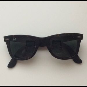 Ray ban wayfarer tortoise unisex sunglasses
